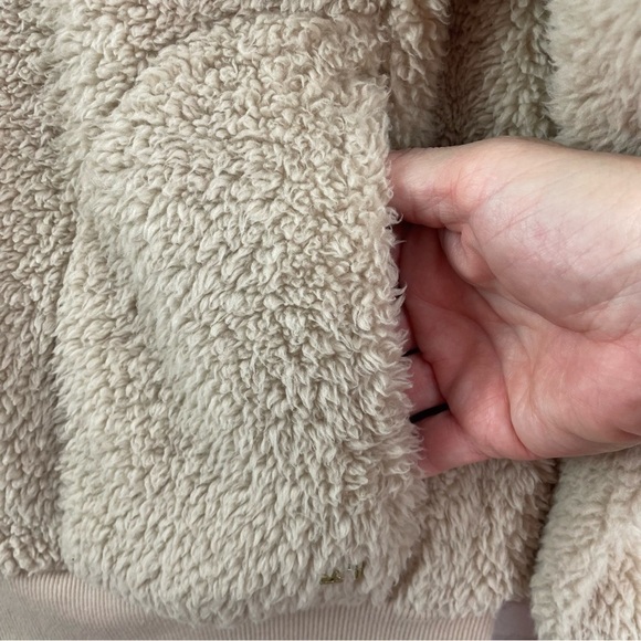 Calvin Klein Tan Zip Front Faux Fur Sherpa Teddy Jacket Gold Details Size M - Picture 7 of 15